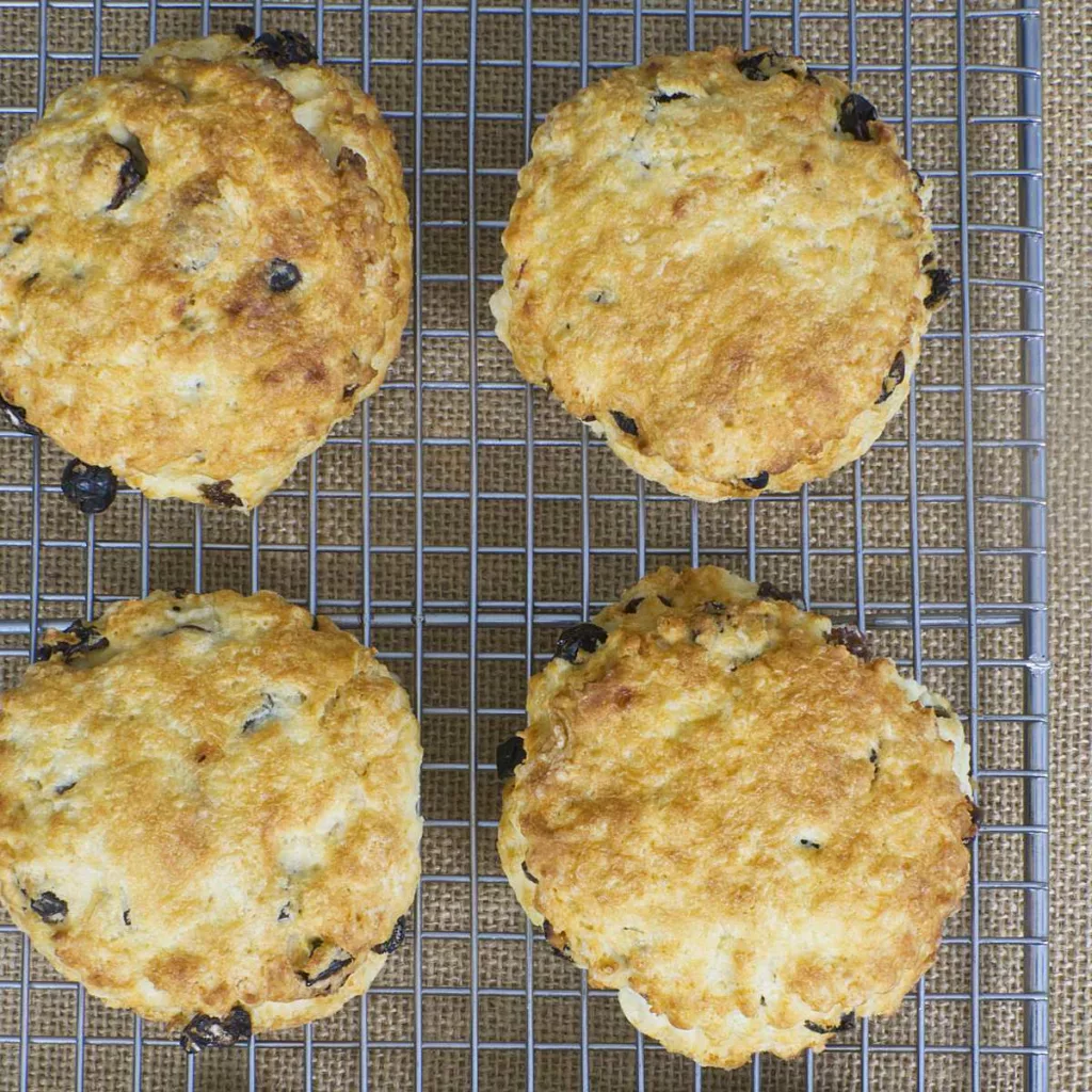 4 Simple Air Fryer Scones on a wire rack.